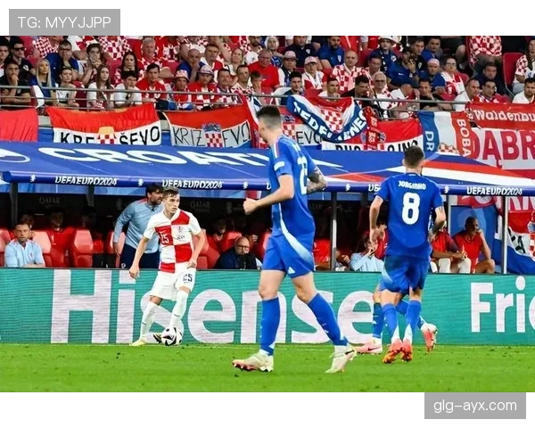 克罗地亚迎来欧洲杯预选赛晋级关键战，表现出色引发广泛关注