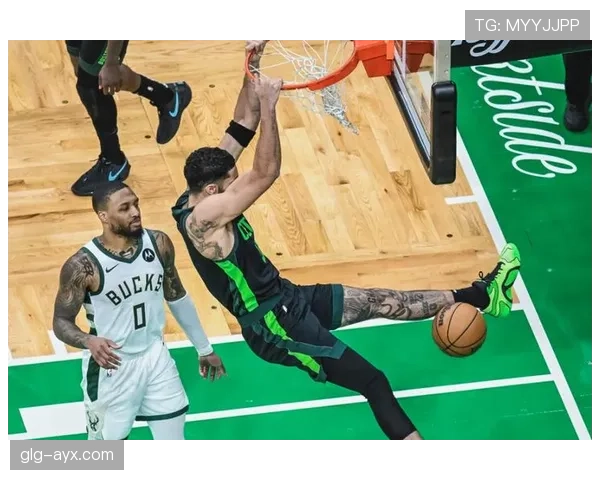 利拉德挡拆制造突破效率提升显著 超越米切尔成球队核心